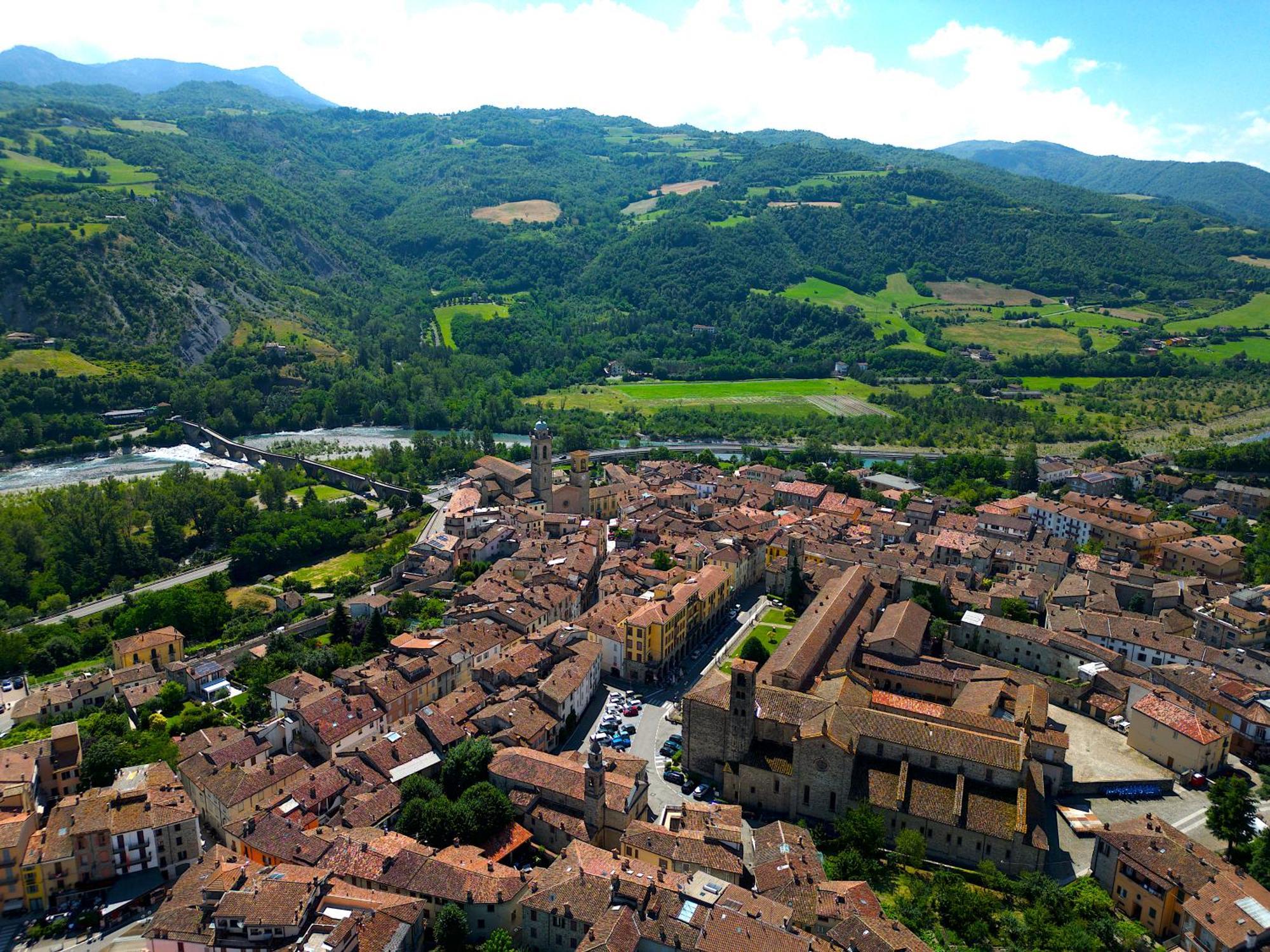 Casa Del Bosco - Vista Mozzafiato & Parco 4 Ettari Bobbio Exterior foto