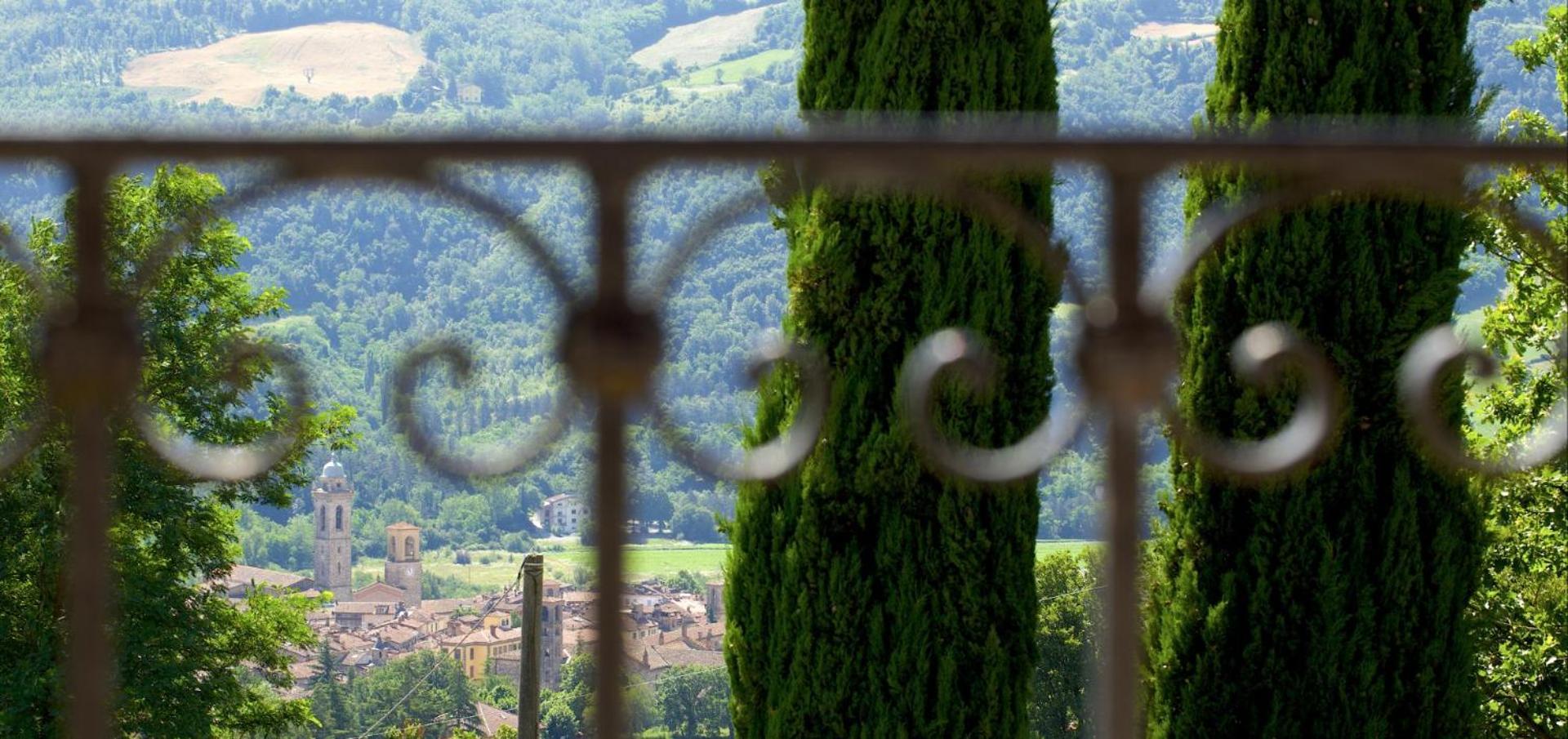 Casa Del Bosco - Vista Mozzafiato & Parco 4 Ettari Bobbio Exterior foto